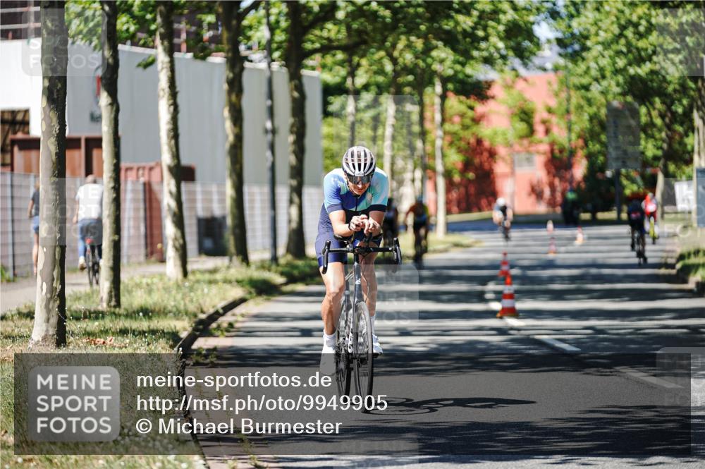 09.08.2026 - GEWOBA Citytriathlon Bremen Michael Burmester http://msf.ph/oto/9949905 09.08.2026 13:00:15 Radfahren 660, 661, 674, 753, 849, 1128 meine-sportfotos.de