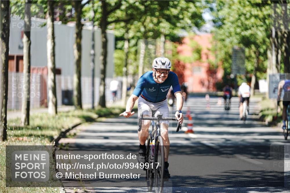 09.08.2026 - GEWOBA Citytriathlon Bremen Michael Burmester http://msf.ph/oto/9949917 09.08.2026 13:00:24 Radfahren 621, 660, 661, 753, 1010, 1128 meine-sportfotos.de