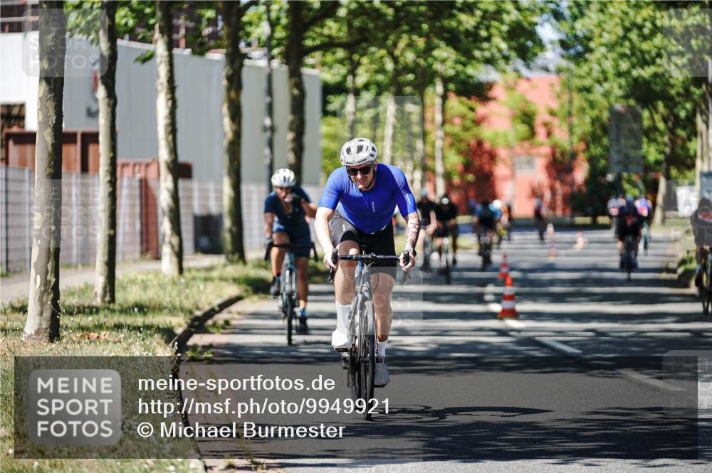 09.08.2026 - GEWOBA Citytriathlon Bremen Michael Burmester http://msf.ph/oto/9949921 09.08.2026 13:00:30 Radfahren 621, 633, 649, 660, 661, 700, 720, 753, 915, 1010, 1123 meine-sportfotos.de