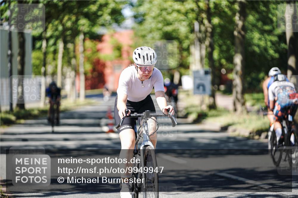 09.08.2026 - GEWOBA Citytriathlon Bremen Michael Burmester http://msf.ph/oto/9949947 09.08.2026 13:00:48 Radfahren 633, 649, 870, 933, 940, 989, 1004, 1104, 1107 meine-sportfotos.de