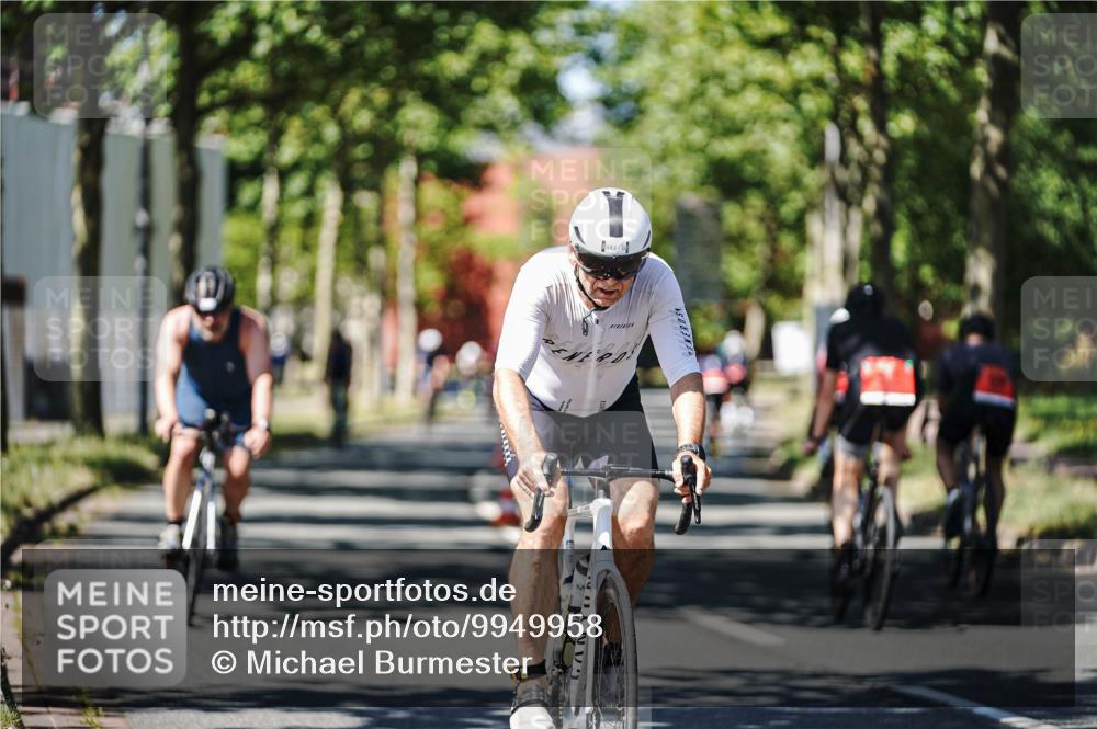 09.08.2026 - GEWOBA Citytriathlon Bremen Michael Burmester http://msf.ph/oto/9949958 09.08.2026 13:01:03 Radfahren 558, 643, 644, 782, 785, 843, 944, 1004 meine-sportfotos.de