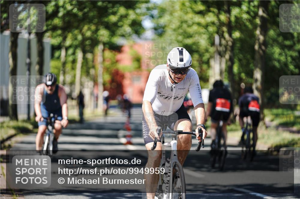 09.08.2026 - GEWOBA Citytriathlon Bremen Michael Burmester http://msf.ph/oto/9949959 09.08.2026 13:01:03 Radfahren 558, 643, 644, 782, 785, 843, 944, 1004 meine-sportfotos.de