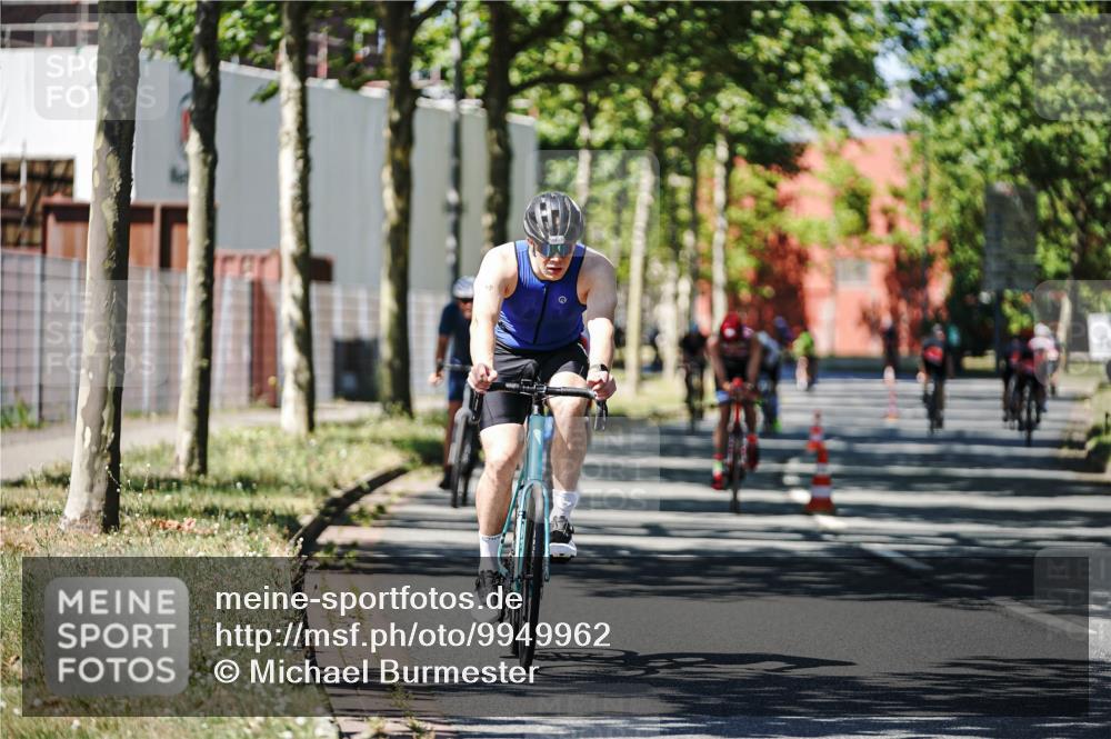 09.08.2026 - GEWOBA Citytriathlon Bremen Michael Burmester http://msf.ph/oto/9949962 09.08.2026 13:01:08 Radfahren 558, 643, 644, 782, 785, 797, 843, 944 meine-sportfotos.de