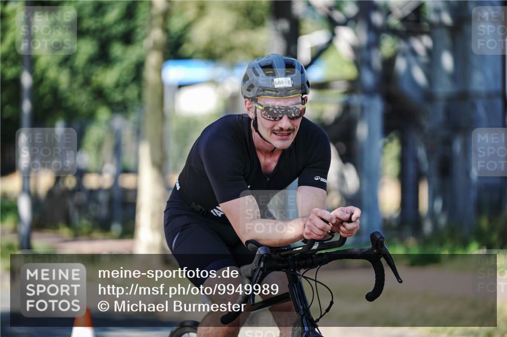 09.08.2026 - GEWOBA Citytriathlon Bremen Michael Burmester http://msf.ph/oto/9949989 09.08.2026 13:01:32 Radfahren 556, 631, 666, 669, 690, 714, 775, 854, 859, 862, 878, 991, 1014, 1140 meine-sportfotos.de