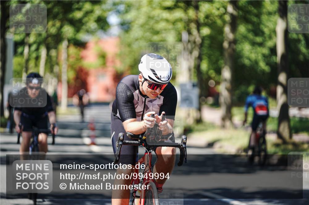 09.08.2026 - GEWOBA Citytriathlon Bremen Michael Burmester http://msf.ph/oto/9949994 09.08.2026 13:01:38 Radfahren 587, 631, 669, 690, 729, 746, 775, 859, 862, 878, 991, 1014, 1120 meine-sportfotos.de