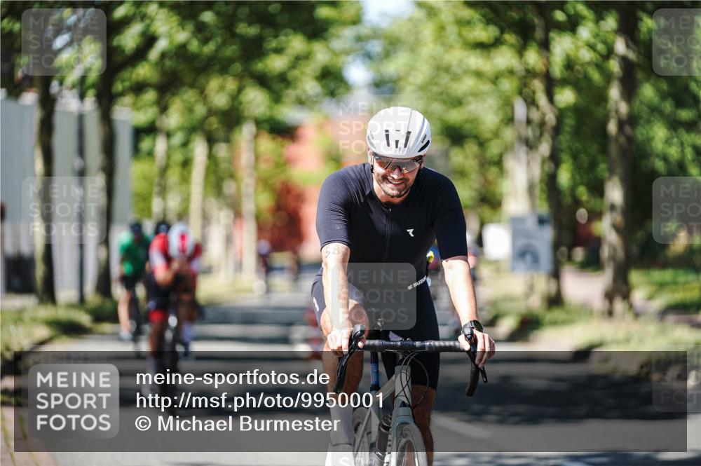 09.08.2026 - GEWOBA Citytriathlon Bremen Michael Burmester http://msf.ph/oto/9950001 09.08.2026 13:01:43 Radfahren 587, 631, 669, 690, 729, 746, 764, 775, 831, 859, 862, 991, 1014, 1120 meine-sportfotos.de