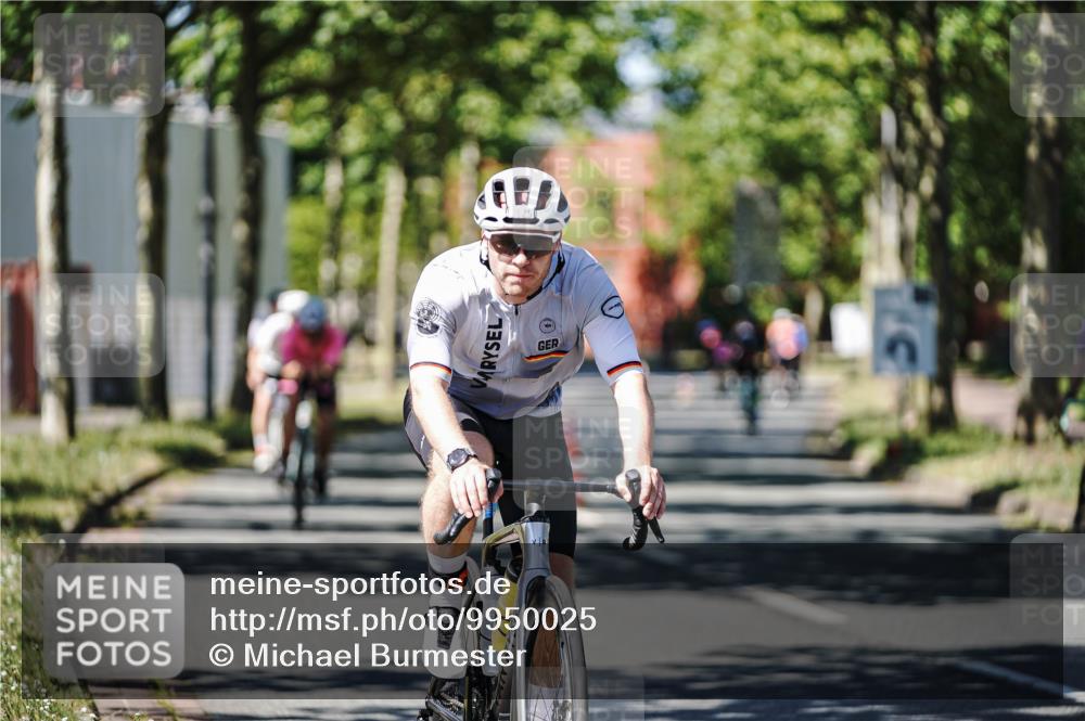 09.08.2026 - GEWOBA Citytriathlon Bremen Michael Burmester http://msf.ph/oto/9950025 09.08.2026 13:01:59 Radfahren 546, 610, 731, 764, 813, 831, 887, 889, 957, 1125 meine-sportfotos.de
