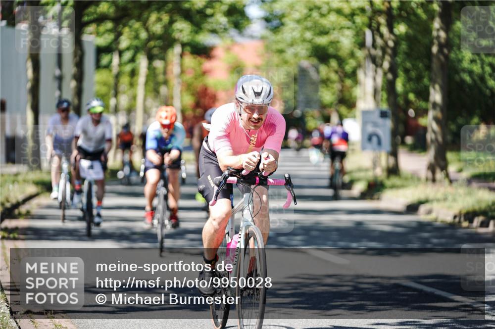 09.08.2026 - GEWOBA Citytriathlon Bremen Michael Burmester http://msf.ph/oto/9950028 09.08.2026 13:02:01 Radfahren 546, 610, 731, 764, 813, 887, 889, 957, 1125 meine-sportfotos.de