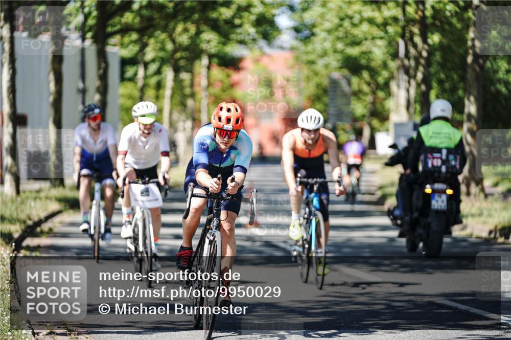 09.08.2026 - GEWOBA Citytriathlon Bremen Michael Burmester http://msf.ph/oto/9950029 09.08.2026 13:02:02 Radfahren 546, 610, 629, 731, 764, 813, 887, 889, 957, 1125 meine-sportfotos.de