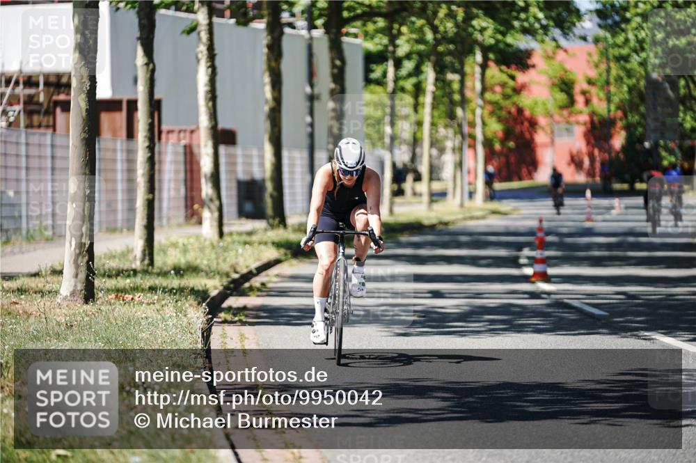 09.08.2026 - GEWOBA Citytriathlon Bremen Michael Burmester http://msf.ph/oto/9950042 09.08.2026 13:02:13 Radfahren 546, 629, 887, 890, 957 meine-sportfotos.de