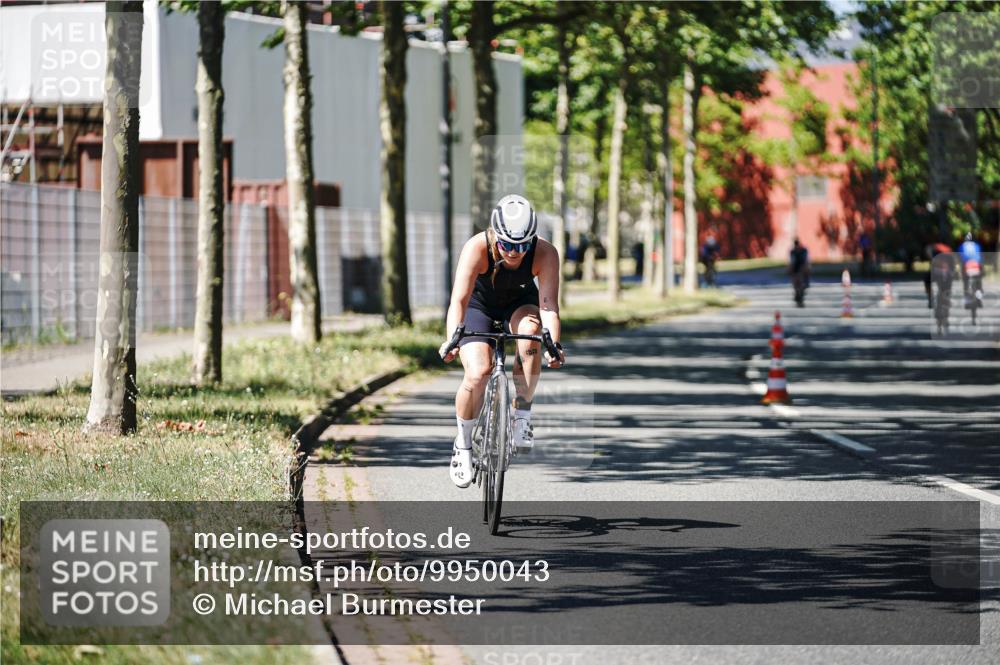 09.08.2026 - GEWOBA Citytriathlon Bremen Michael Burmester http://msf.ph/oto/9950043 09.08.2026 13:02:13 Radfahren 546, 629, 887, 890, 957 meine-sportfotos.de