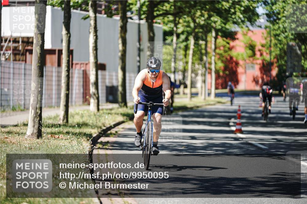 09.08.2026 - GEWOBA Citytriathlon Bremen Michael Burmester http://msf.ph/oto/9950095 09.08.2026 13:02:51 Radfahren 549, 597, 654, 681, 691, 1105 meine-sportfotos.de