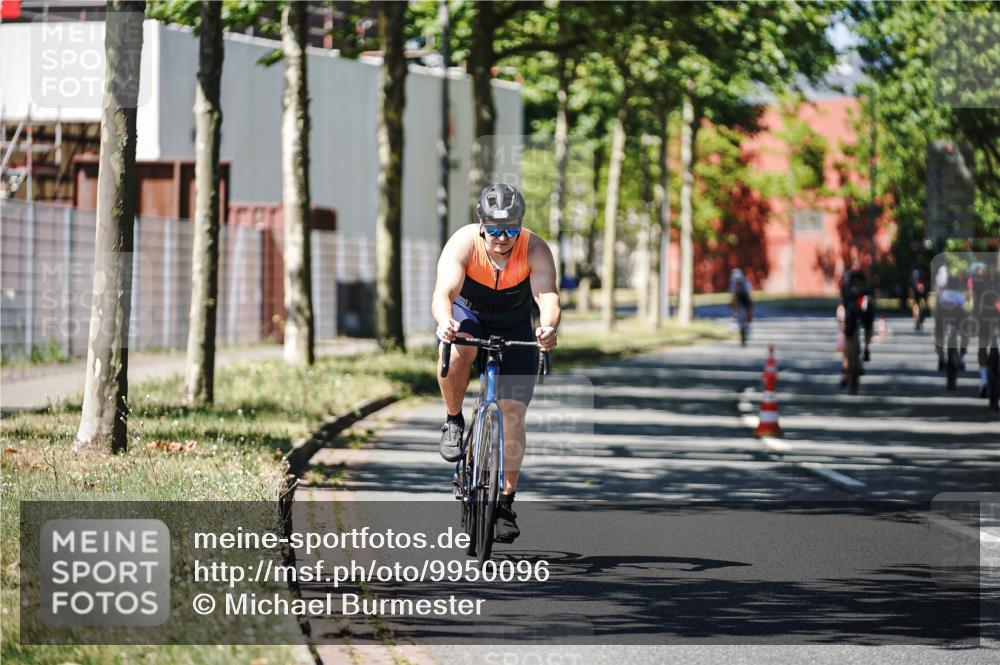 09.08.2026 - GEWOBA Citytriathlon Bremen Michael Burmester http://msf.ph/oto/9950096 09.08.2026 13:02:51 Radfahren 549, 597, 654, 681, 691, 1105 meine-sportfotos.de