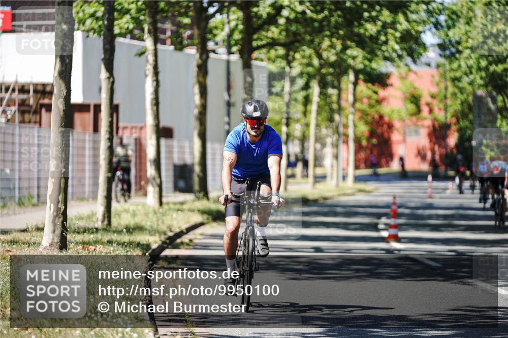 09.08.2026 - GEWOBA Citytriathlon Bremen Michael Burmester http://msf.ph/oto/9950100 09.08.2026 13:02:56 Radfahren 549, 597, 654, 681, 1105 meine-sportfotos.de