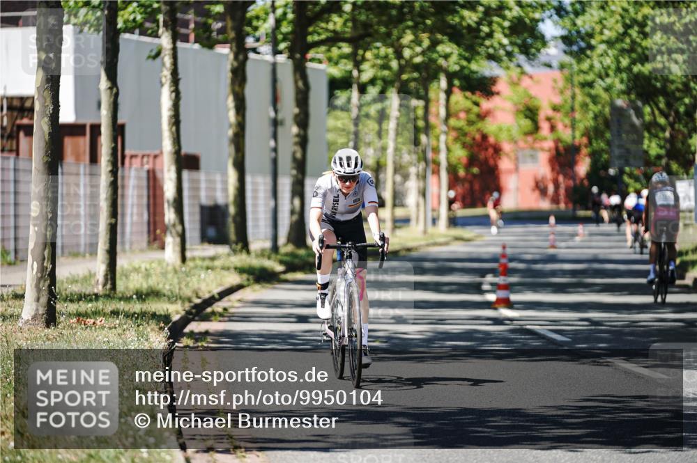 09.08.2026 - GEWOBA Citytriathlon Bremen Michael Burmester http://msf.ph/oto/9950104 09.08.2026 13:03:00 Radfahren 549, 597, 681, 898, 1105 meine-sportfotos.de
