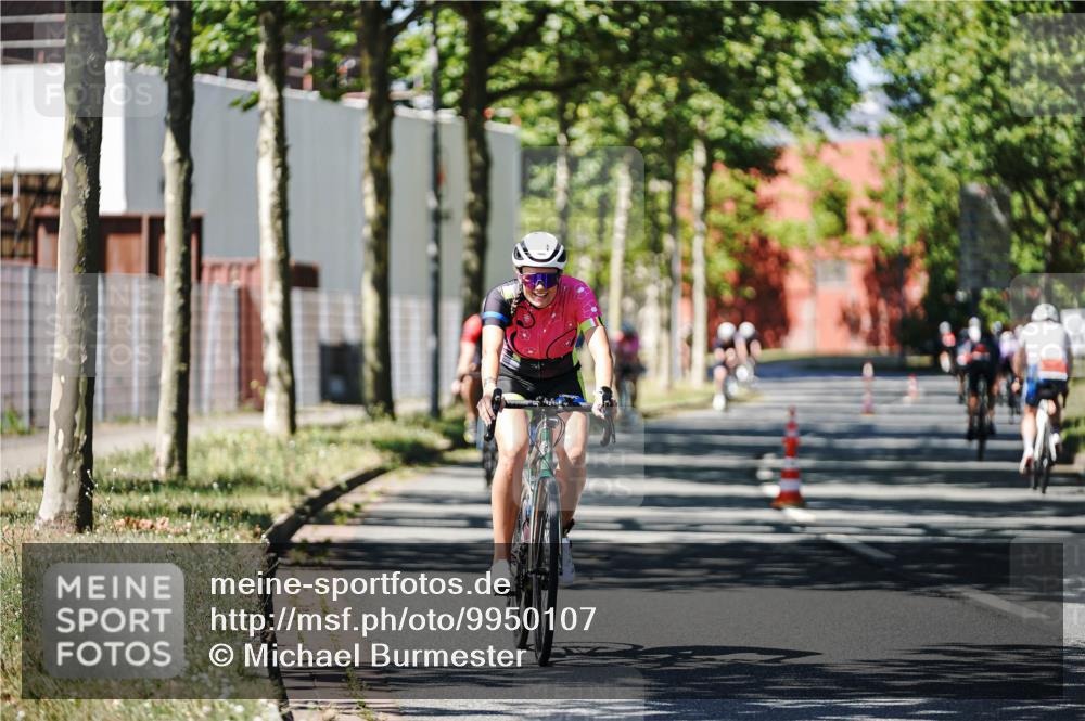 09.08.2026 - GEWOBA Citytriathlon Bremen Michael Burmester http://msf.ph/oto/9950107 09.08.2026 13:03:11 Radfahren 779, 898, 985, 1102, 1105 meine-sportfotos.de