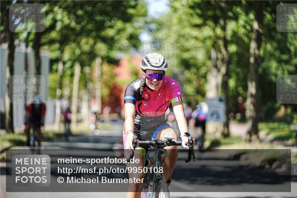 09.08.2026 - GEWOBA Citytriathlon Bremen Michael Burmester http://msf.ph/oto/9950108 09.08.2026 13:03:12 Radfahren 779, 898, 985, 1102 meine-sportfotos.de
