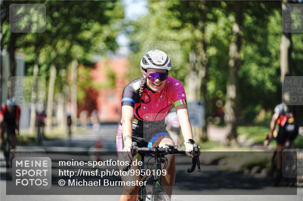 09.08.2026 - GEWOBA Citytriathlon Bremen Michael Burmester http://msf.ph/oto/9950109 09.08.2026 13:03:12 Radfahren 779, 898, 985, 1102 meine-sportfotos.de