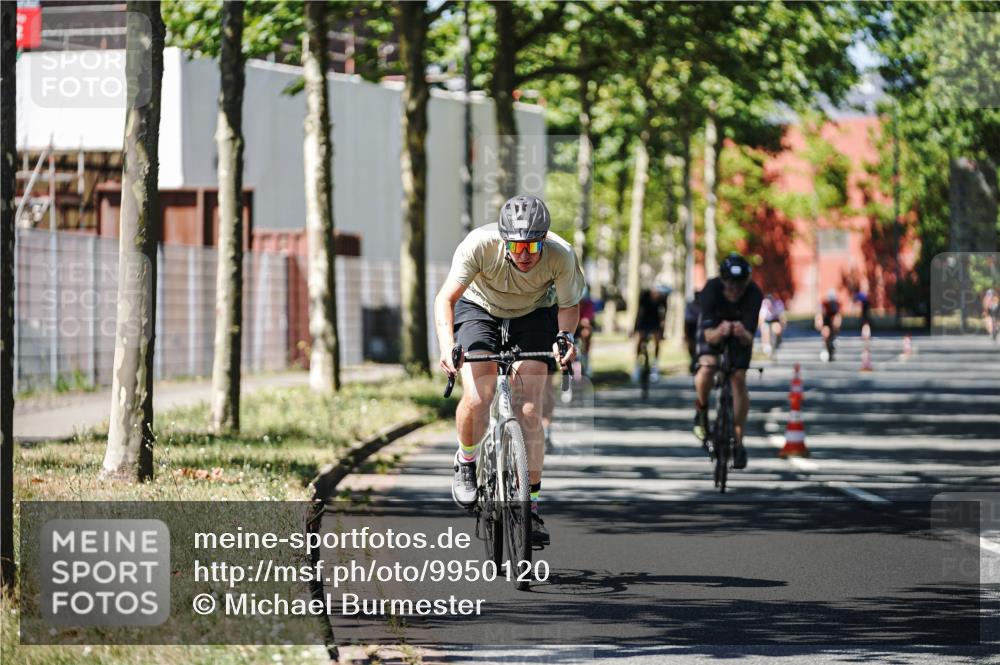 09.08.2026 - GEWOBA Citytriathlon Bremen Michael Burmester http://msf.ph/oto/9950120 09.08.2026 13:03:25 Radfahren 616, 703, 735, 768, 885, 945, 985, 1106 meine-sportfotos.de