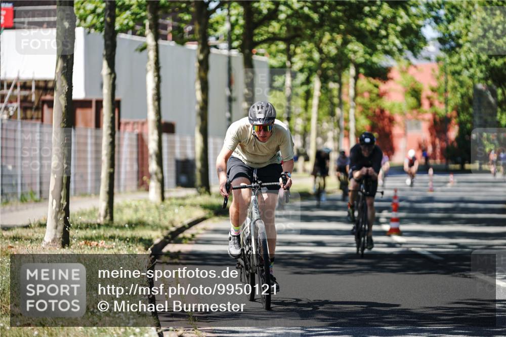 09.08.2026 - GEWOBA Citytriathlon Bremen Michael Burmester http://msf.ph/oto/9950121 09.08.2026 13:03:25 Radfahren 616, 703, 735, 768, 885, 945, 985, 1106 meine-sportfotos.de