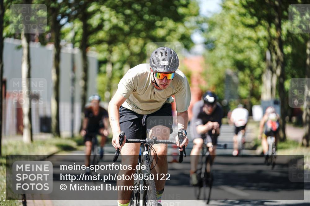 09.08.2026 - GEWOBA Citytriathlon Bremen Michael Burmester http://msf.ph/oto/9950122 09.08.2026 13:03:26 Radfahren 616, 703, 735, 768, 885, 945, 985, 1106 meine-sportfotos.de