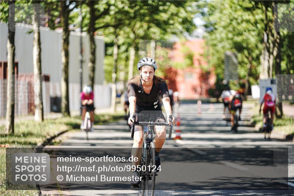 09.08.2026 - GEWOBA Citytriathlon Bremen Michael Burmester http://msf.ph/oto/9950124 09.08.2026 13:03:27 Radfahren 591, 616, 703, 735, 768, 885, 945, 985, 1106 meine-sportfotos.de