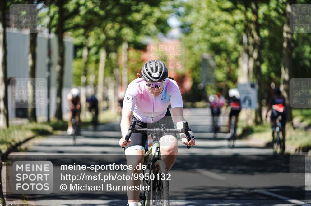 09.08.2026 - GEWOBA Citytriathlon Bremen Michael Burmester http://msf.ph/oto/9950132 09.08.2026 13:03:34 Radfahren 575, 591, 616, 703, 721, 735, 793, 835, 885, 945, 1106 meine-sportfotos.de