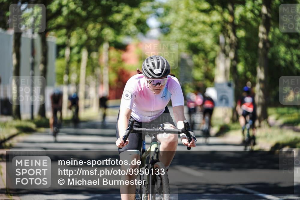 09.08.2026 - GEWOBA Citytriathlon Bremen Michael Burmester http://msf.ph/oto/9950133 09.08.2026 13:03:34 Radfahren 575, 591, 616, 703, 721, 735, 793, 835, 885, 945, 1106 meine-sportfotos.de