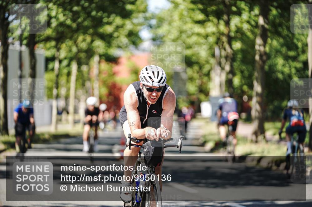 09.08.2026 - GEWOBA Citytriathlon Bremen Michael Burmester http://msf.ph/oto/9950136 09.08.2026 13:03:37 Radfahren 575, 591, 616, 721, 735, 793, 835, 885, 945, 1106, 1122 meine-sportfotos.de