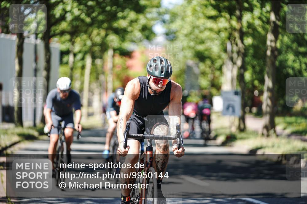 09.08.2026 - GEWOBA Citytriathlon Bremen Michael Burmester http://msf.ph/oto/9950144 09.08.2026 13:03:46 Radfahren 575, 591, 646, 698, 721, 769, 793, 828, 835, 891, 974, 1122, 1157 meine-sportfotos.de
