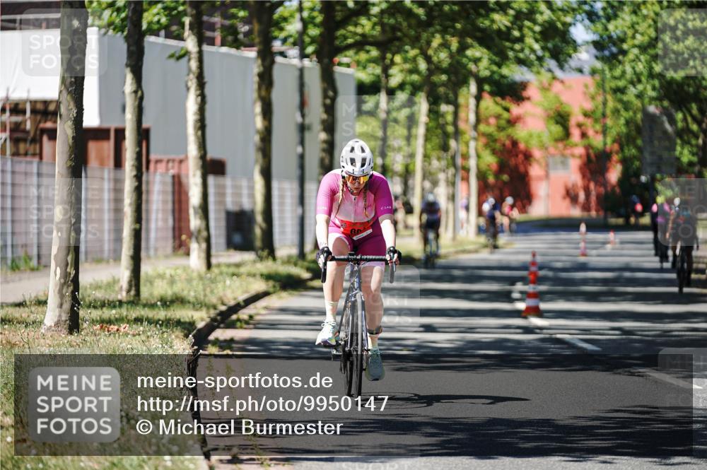 09.08.2026 - GEWOBA Citytriathlon Bremen Michael Burmester http://msf.ph/oto/9950147 09.08.2026 13:03:49 Radfahren 575, 646, 698, 721, 769, 793, 828, 835, 842, 891, 974, 1122, 1157 meine-sportfotos.de