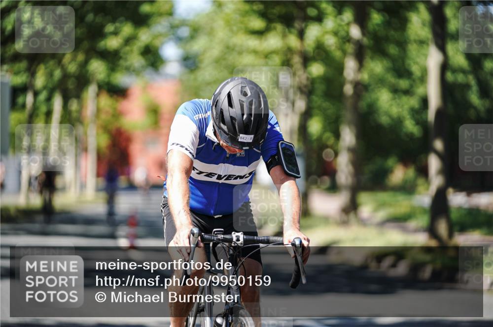 09.08.2026 - GEWOBA Citytriathlon Bremen Michael Burmester http://msf.ph/oto/9950159 09.08.2026 13:03:58 Radfahren 646, 698, 769, 828, 842, 891, 974, 996, 1108, 1157 meine-sportfotos.de