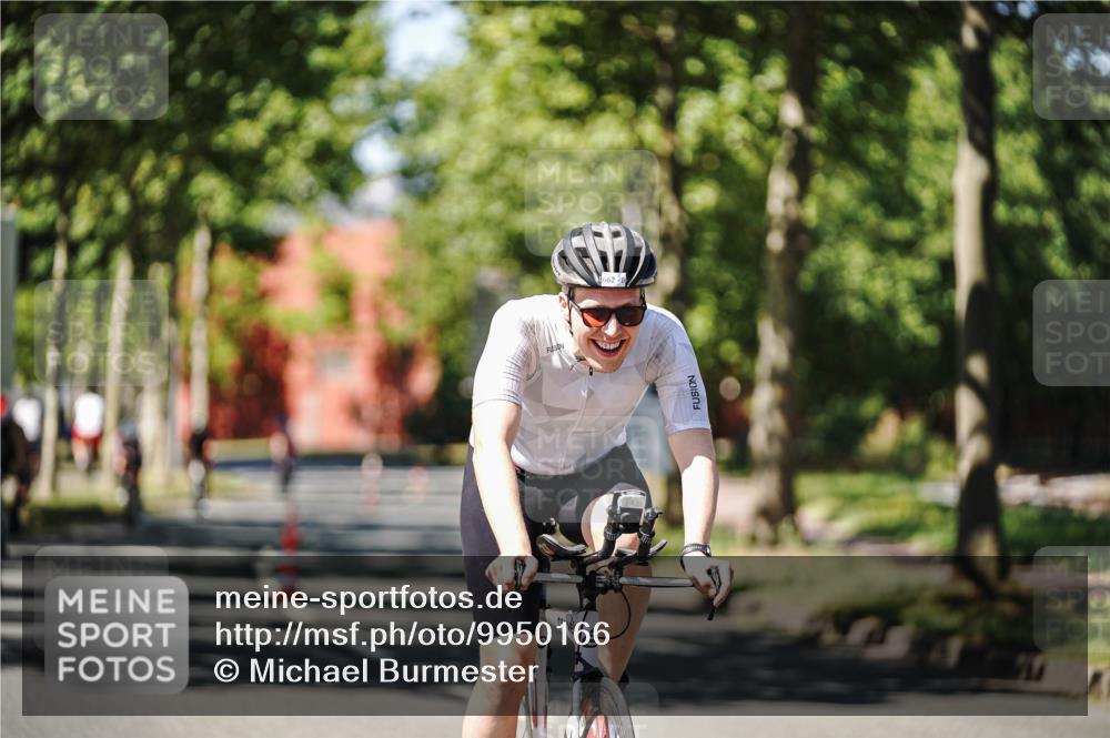 09.08.2026 - GEWOBA Citytriathlon Bremen Michael Burmester http://msf.ph/oto/9950166 09.08.2026 13:04:08 Radfahren 662, 842, 853, 883, 955, 996, 1001, 1108 meine-sportfotos.de