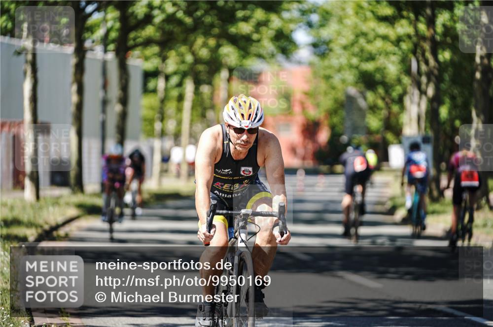 09.08.2026 - GEWOBA Citytriathlon Bremen Michael Burmester http://msf.ph/oto/9950169 09.08.2026 13:04:11 Radfahren 662, 853, 883, 941, 955, 996, 1001, 1108 meine-sportfotos.de