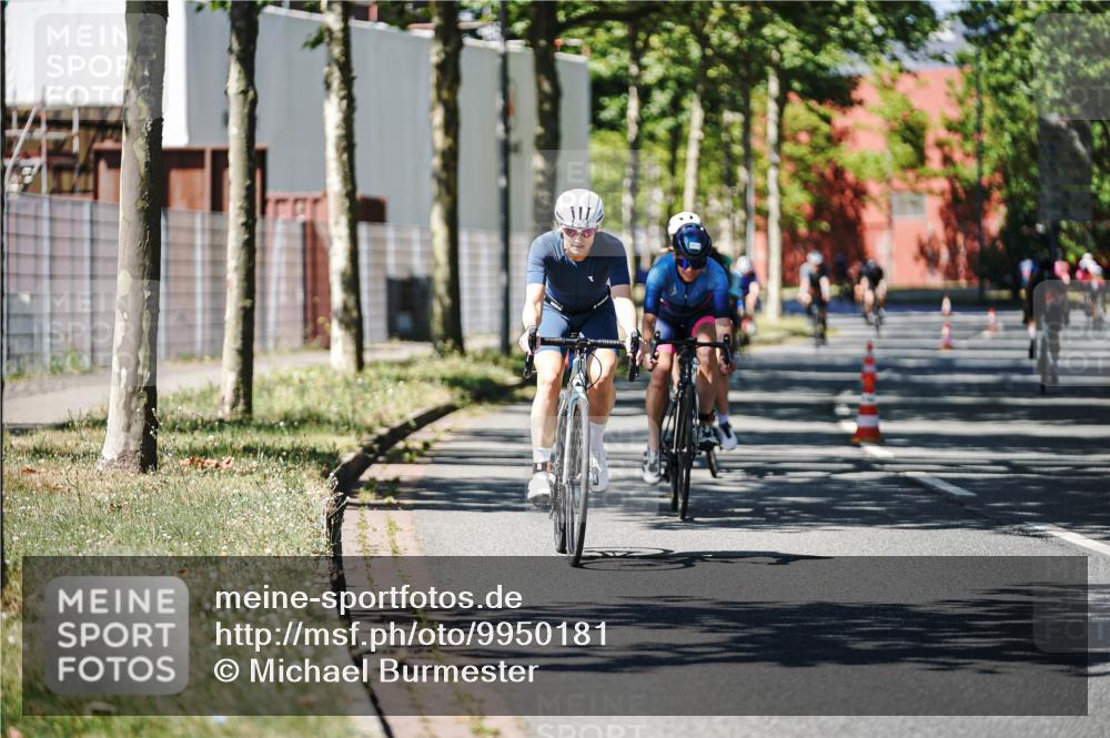 09.08.2026 - GEWOBA Citytriathlon Bremen Michael Burmester http://msf.ph/oto/9950181 09.08.2026 13:04:23 Radfahren 112, 569, 630, 853, 881, 883, 936, 941, 955, 997, 1002 meine-sportfotos.de