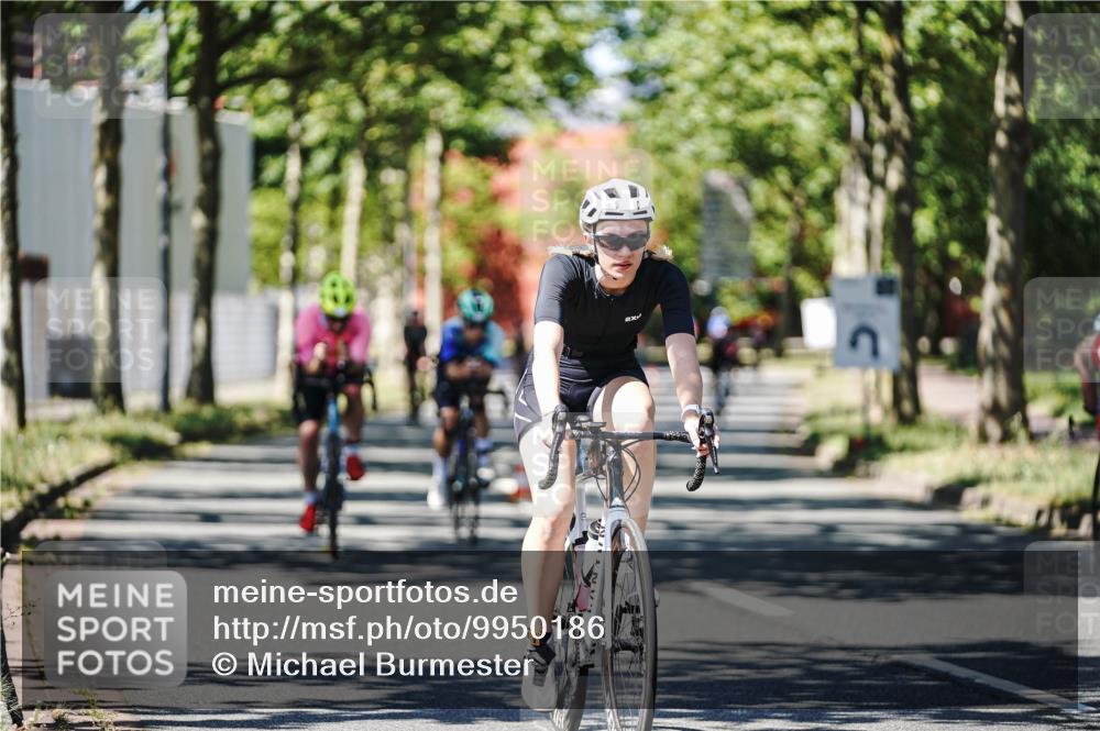 09.08.2026 - GEWOBA Citytriathlon Bremen Michael Burmester http://msf.ph/oto/9950186 09.08.2026 13:04:25 Radfahren 112, 569, 630, 881, 883, 936, 941, 955, 962, 997, 1002 meine-sportfotos.de