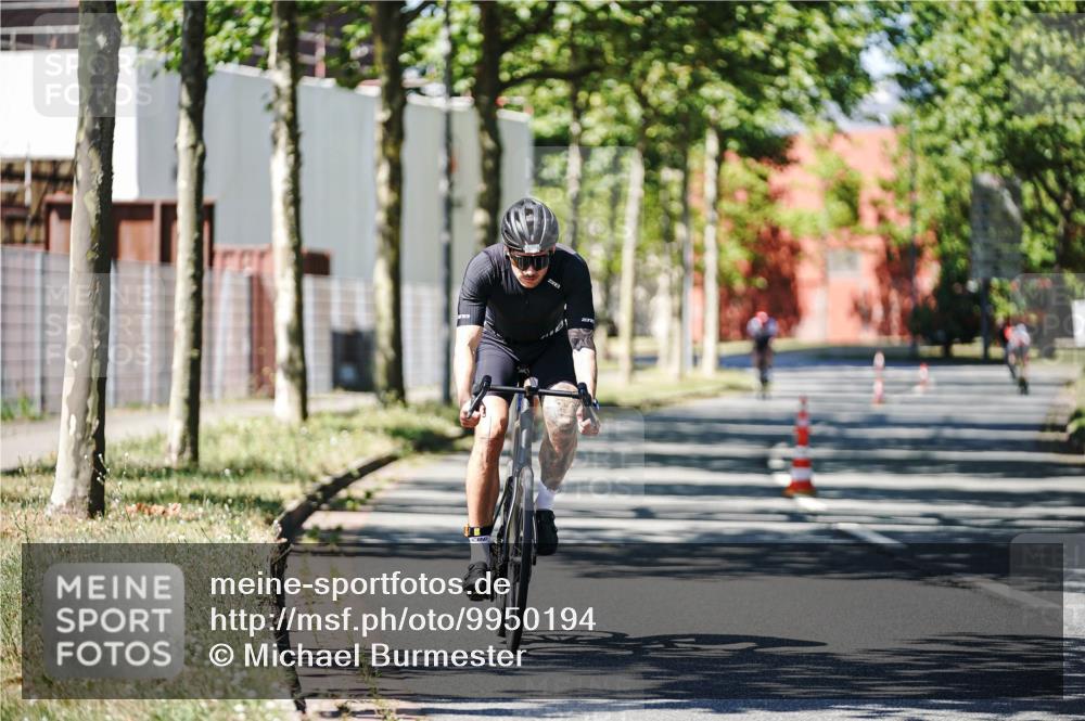 09.08.2026 - GEWOBA Citytriathlon Bremen Michael Burmester http://msf.ph/oto/9950194 09.08.2026 13:04:32 Radfahren 112, 569, 630, 692, 697, 881, 936, 962, 997, 1002, 1152 meine-sportfotos.de