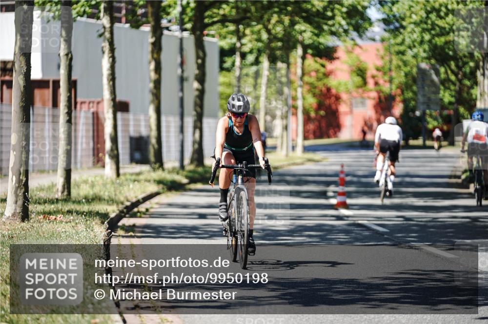 09.08.2026 - GEWOBA Citytriathlon Bremen Michael Burmester http://msf.ph/oto/9950198 09.08.2026 13:04:35 Radfahren 112, 569, 630, 692, 697, 881, 936, 962, 997, 1002, 1152, 1160 meine-sportfotos.de