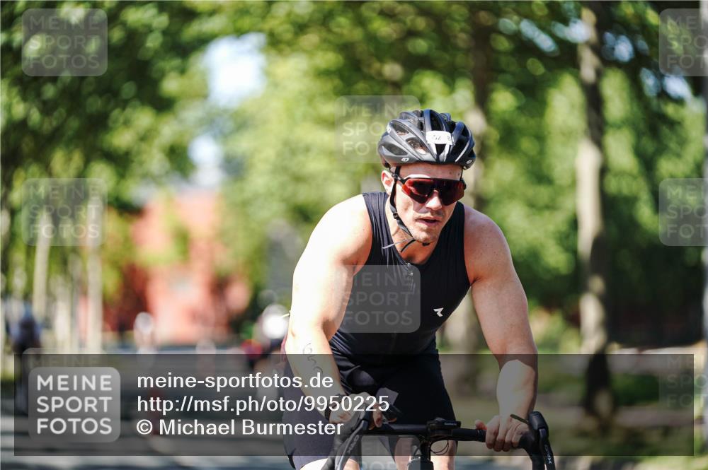 09.08.2026 - GEWOBA Citytriathlon Bremen Michael Burmester http://msf.ph/oto/9950225 09.08.2026 13:05:08 Radfahren 652, 747, 777, 818, 917, 922, 1139 meine-sportfotos.de