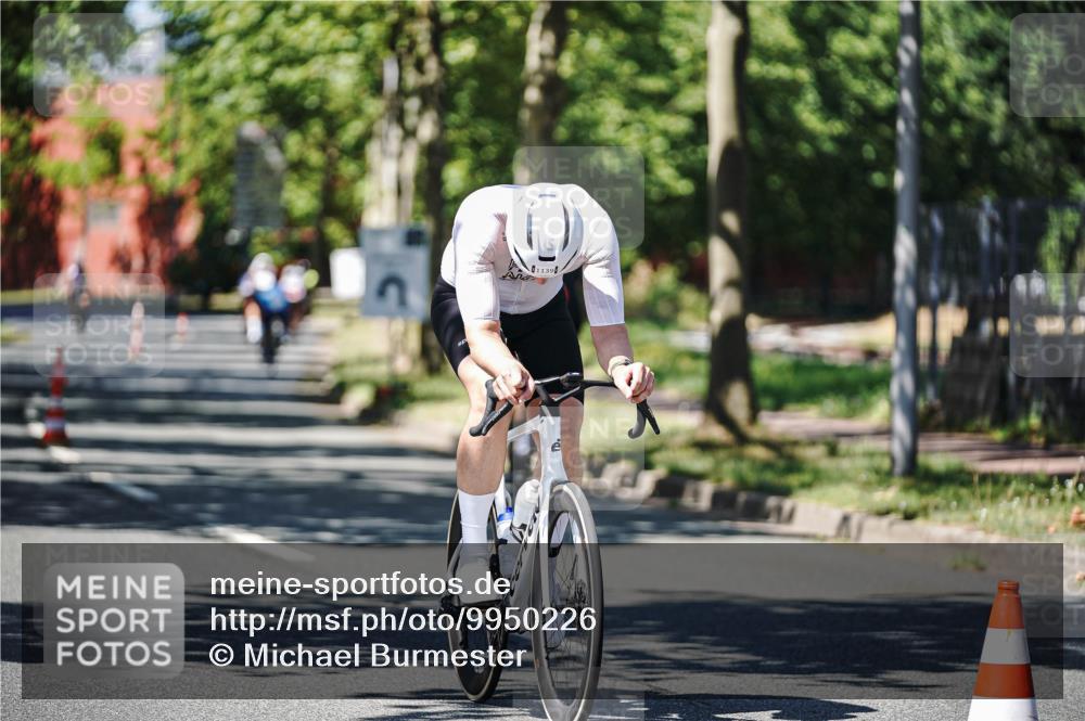 09.08.2026 - GEWOBA Citytriathlon Bremen Michael Burmester http://msf.ph/oto/9950226 09.08.2026 13:05:11 Radfahren 583, 652, 818, 830, 917, 922, 1139 meine-sportfotos.de