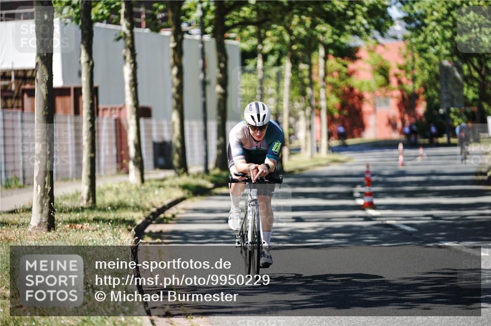 09.08.2026 - GEWOBA Citytriathlon Bremen Michael Burmester http://msf.ph/oto/9950229 09.08.2026 13:05:17 Radfahren 583, 652, 818, 830, 922, 1139 meine-sportfotos.de