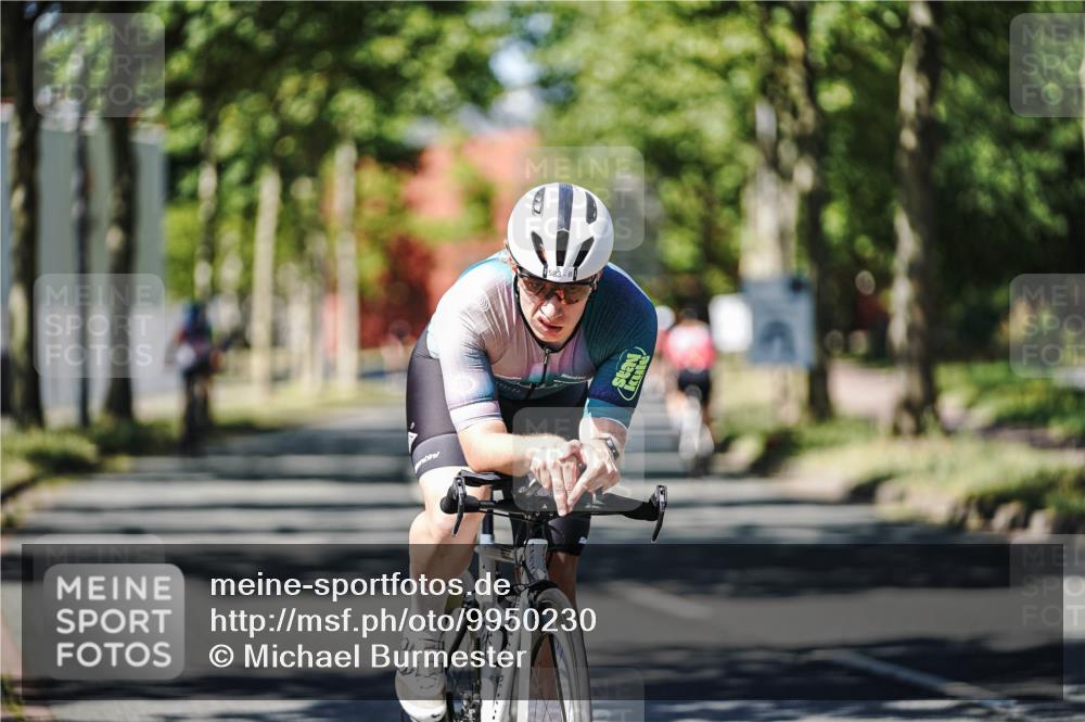 09.08.2026 - GEWOBA Citytriathlon Bremen Michael Burmester http://msf.ph/oto/9950230 09.08.2026 13:05:17 Radfahren 583, 652, 818, 830, 922, 1139 meine-sportfotos.de