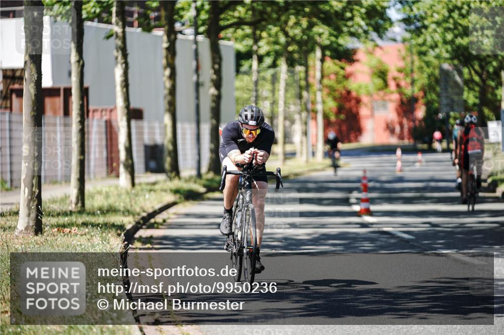 09.08.2026 - GEWOBA Citytriathlon Bremen Michael Burmester http://msf.ph/oto/9950236 09.08.2026 13:05:28 Radfahren 583, 613, 642, 830 meine-sportfotos.de