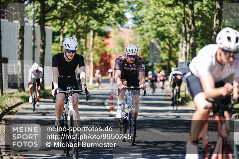 09.08.2026 - GEWOBA Citytriathlon Bremen Michael Burmester http://msf.ph/oto/9950245 09.08.2026 13:05:44 Radfahren 561, 593, 642, 958, 1116, 1145 meine-sportfotos.de