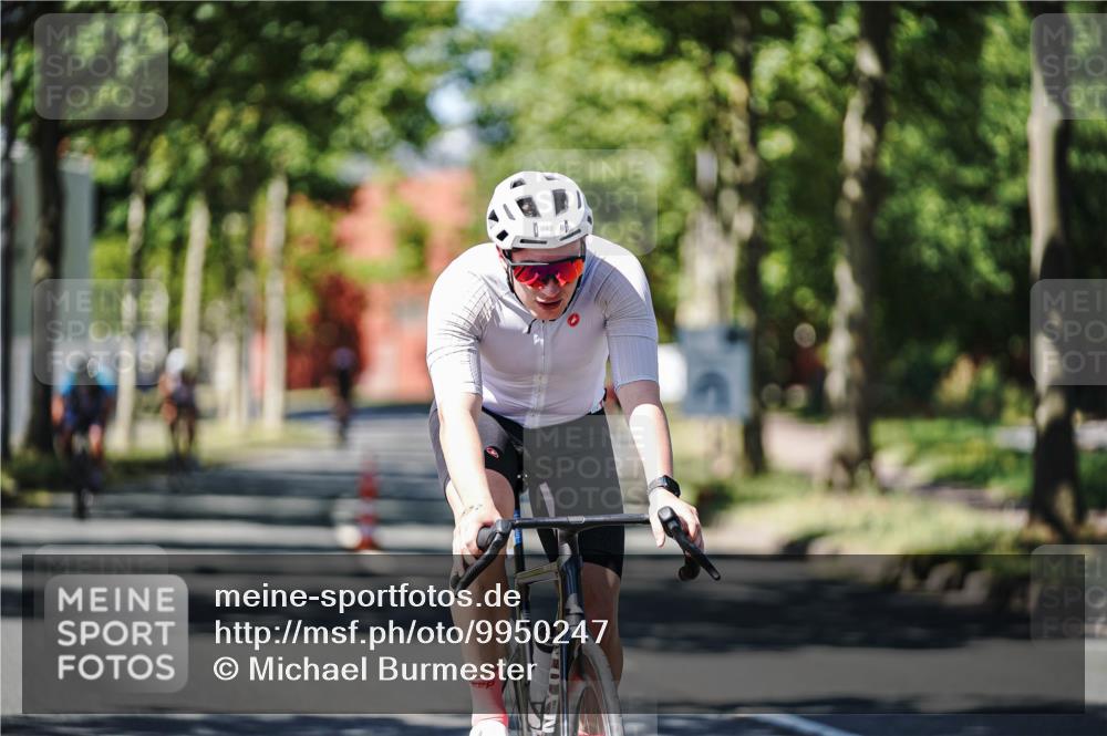 09.08.2026 - GEWOBA Citytriathlon Bremen Michael Burmester http://msf.ph/oto/9950247 09.08.2026 13:05:46 Radfahren 561, 593, 642, 958, 1116, 1145 meine-sportfotos.de
