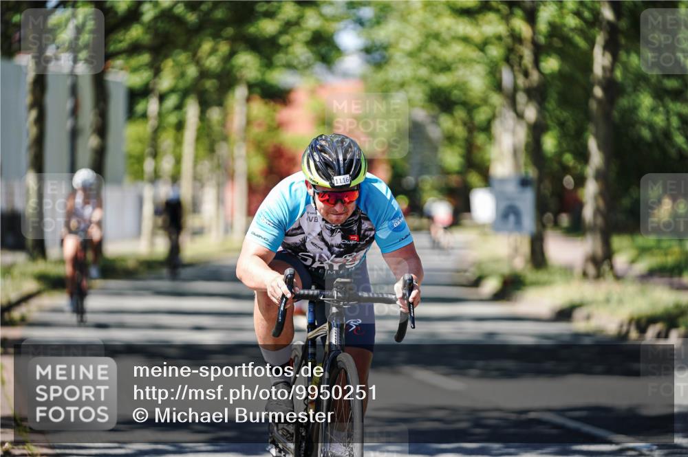 09.08.2026 - GEWOBA Citytriathlon Bremen Michael Burmester http://msf.ph/oto/9950251 09.08.2026 13:05:50 Radfahren 561, 593, 618, 913, 958, 1116, 1145 meine-sportfotos.de
