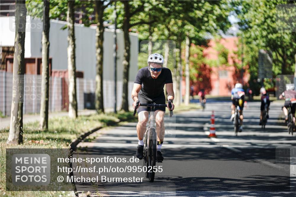 09.08.2026 - GEWOBA Citytriathlon Bremen Michael Burmester http://msf.ph/oto/9950255 09.08.2026 13:05:55 Radfahren 561, 593, 618, 913, 958, 969, 1116, 1145 meine-sportfotos.de