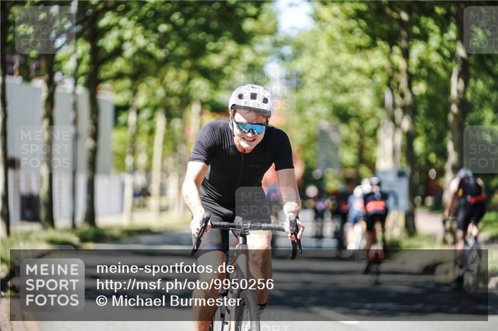 09.08.2026 - GEWOBA Citytriathlon Bremen Michael Burmester http://msf.ph/oto/9950256 09.08.2026 13:05:55 Radfahren 561, 593, 618, 913, 958, 969, 1116, 1145 meine-sportfotos.de