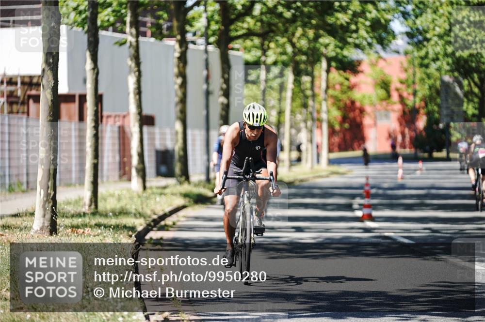 09.08.2026 - GEWOBA Citytriathlon Bremen Michael Burmester http://msf.ph/oto/9950280 09.08.2026 13:06:22 Radfahren 547, 619, 645, 647, 677, 683, 685, 765, 927 meine-sportfotos.de