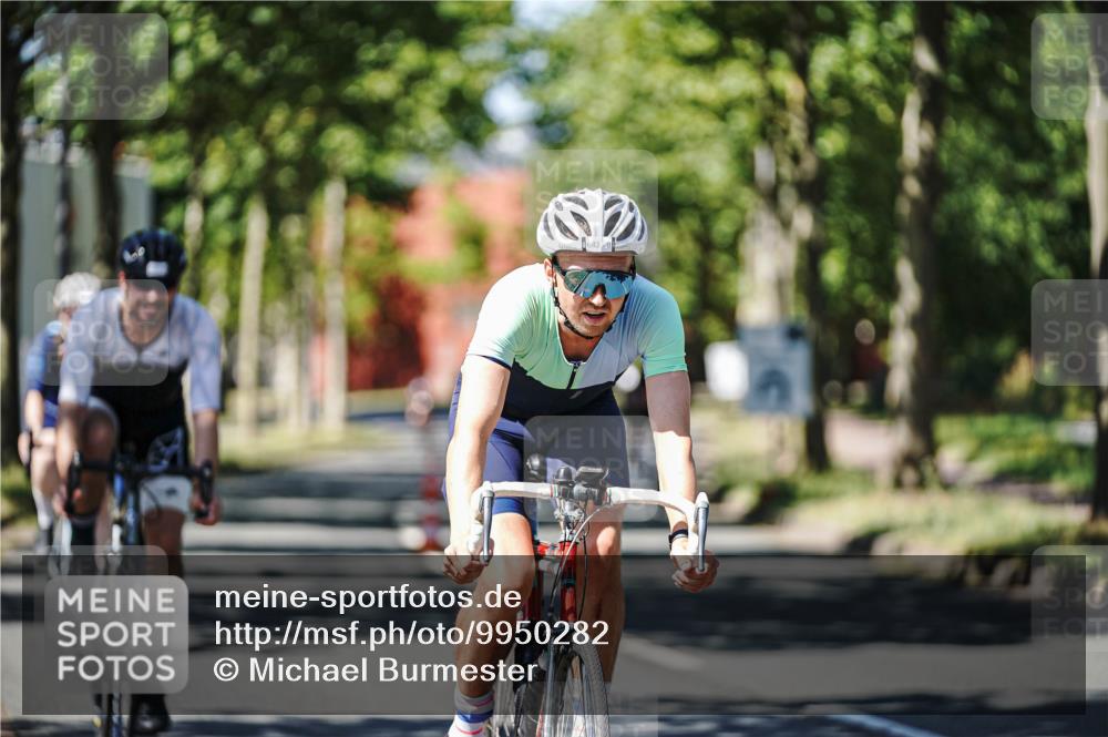 09.08.2026 - GEWOBA Citytriathlon Bremen Michael Burmester http://msf.ph/oto/9950282 09.08.2026 13:06:25 Radfahren 547, 645, 647, 677, 683, 685, 765, 927 meine-sportfotos.de